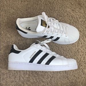 Adidas superstars
